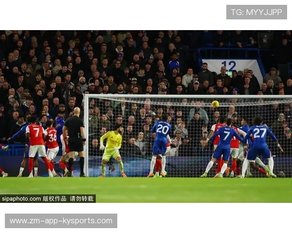 切尔西半场完成多次射门，场面占优——战术洞察与粉丝共同叙事